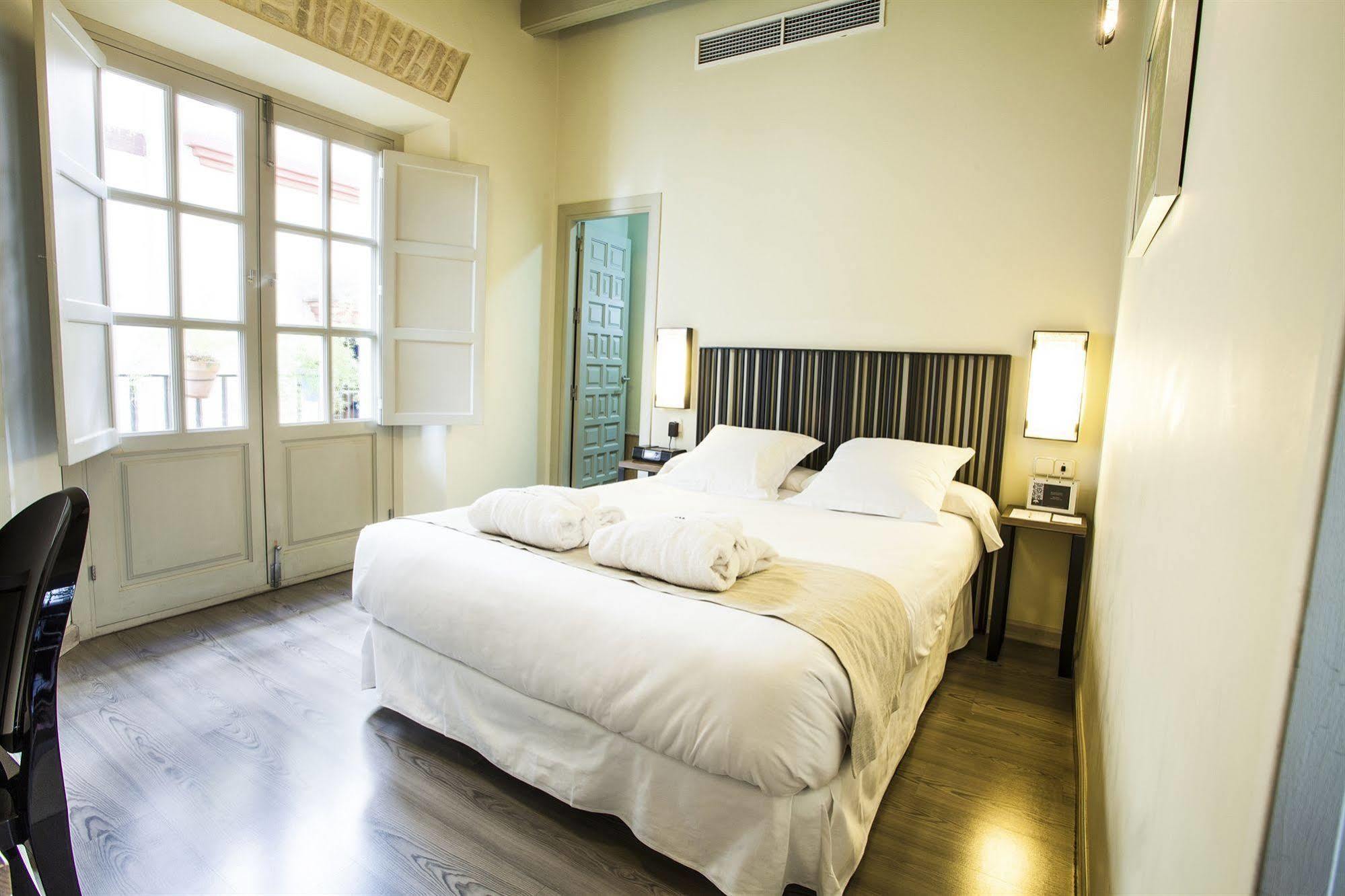 Hotel Boutique Casas De Santa Cruz Севиля Екстериор снимка